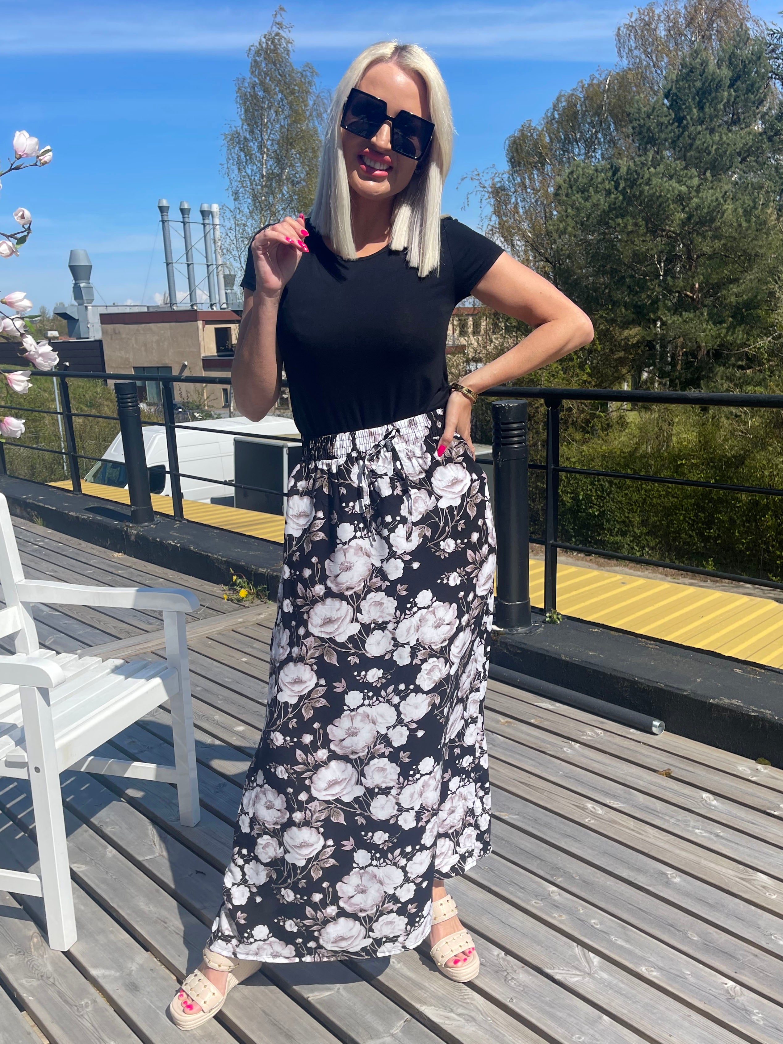 Kamilla - Lang nederdel med blomster